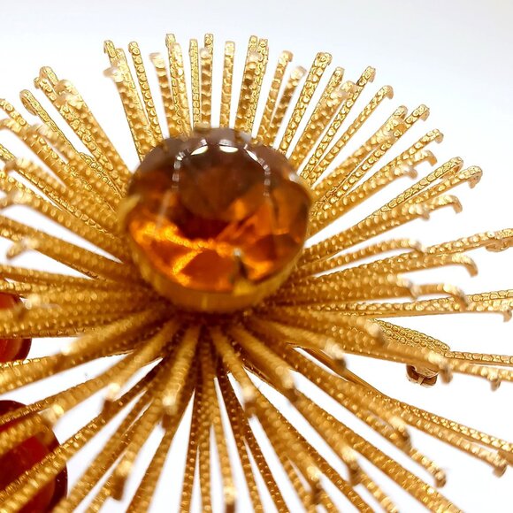 Sarah Coventry Brooch Gold Tone Metal Starburst Amber Rhinestone Center Vintage - Picture 4 of 10